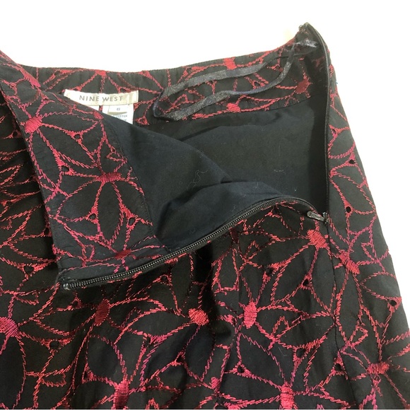 NINE WEST Eyelet A-line Skirt Red Black Sz 6 - Picture 4 of 8